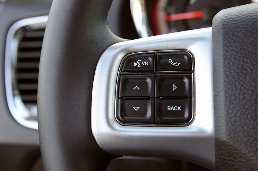  Dodge Durango R/T 2011 года  (фото 26 из 54)